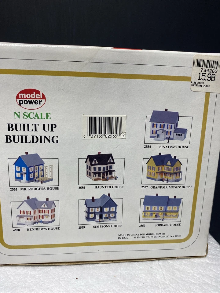 Model Power N scale No.2565 Built up Firehouse with Fire Truck & Figures.     E6 - Image 4 of 4