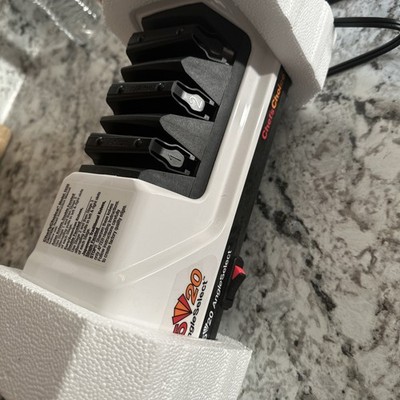 Chef's Choice 1520 Sharpener white . New with box 