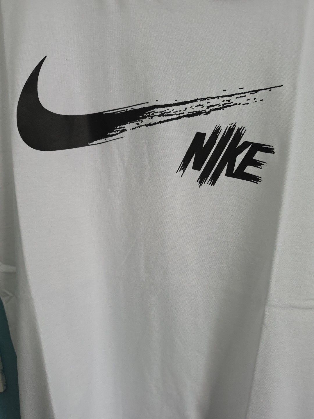 Nike Men's T-Shirt Size Medium White With Black Graphic Rrp £35 image 2
