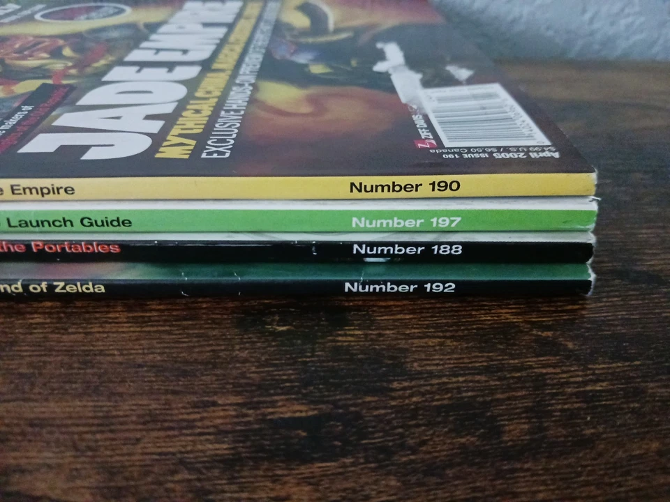 Lote de 25 revistas mensuales de juegos electrónicos EGM 2005 - 2008 volúmenes mixtos Foto 3 de 4