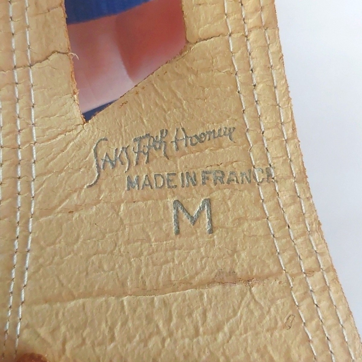 Vintage leather and elastic Saks Fifth Avenue France wide  display picture 3