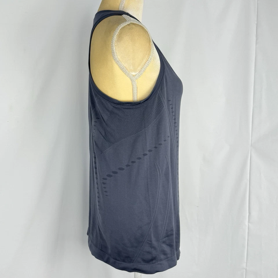 Camiseta sin mangas Gap Fit para mujer espalda deportiva talla M nailon elástica gris activo Foto 3 de 4