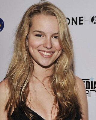 BRIDGIT MENDLER 8x10 PHOTO *
