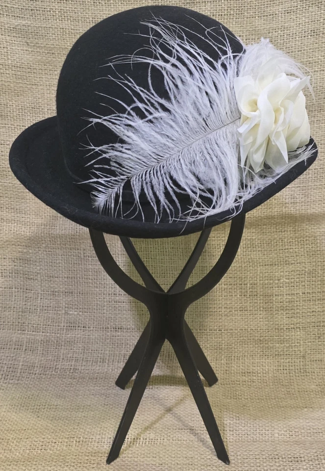 Chapéu boliche feminino extravagante de penas Betmar New York feminino tamanho único preto 100% lã - Imagem 4 de 4