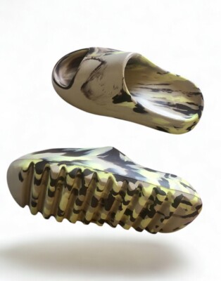 Unreleased Yeezy Slide MX Moon (US Size 5)