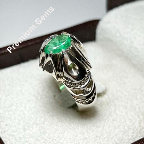 Hermosa Esmeralda Natural Zambia Peso alrededor de 1,05 quilates, Diseño de Anillo Estilo Único - Imagen 5 de 7
