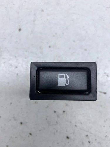 TOYOTA AVENSIS Estate T25 Schalter zum Öffnen des Kraftstofftanks 33814377