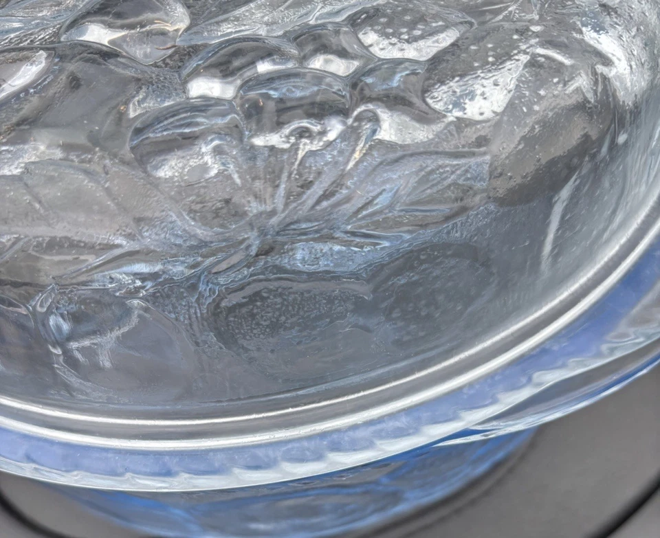 Vintage Libbey "Orchard Fruit" green 3 qt Glass Covered Casserole dish - Image 3 of 4