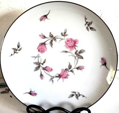 Three Castle China Dinner Plate - Beautiful Rose Design - Pink Flora
