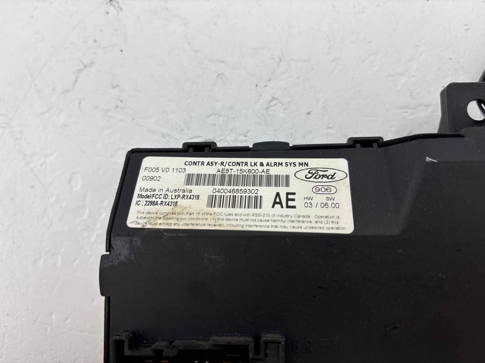 Módulo de control multifunción Ford Fiesta 2011-2013 OEM AE8T15K600AE Foto 2 de 4