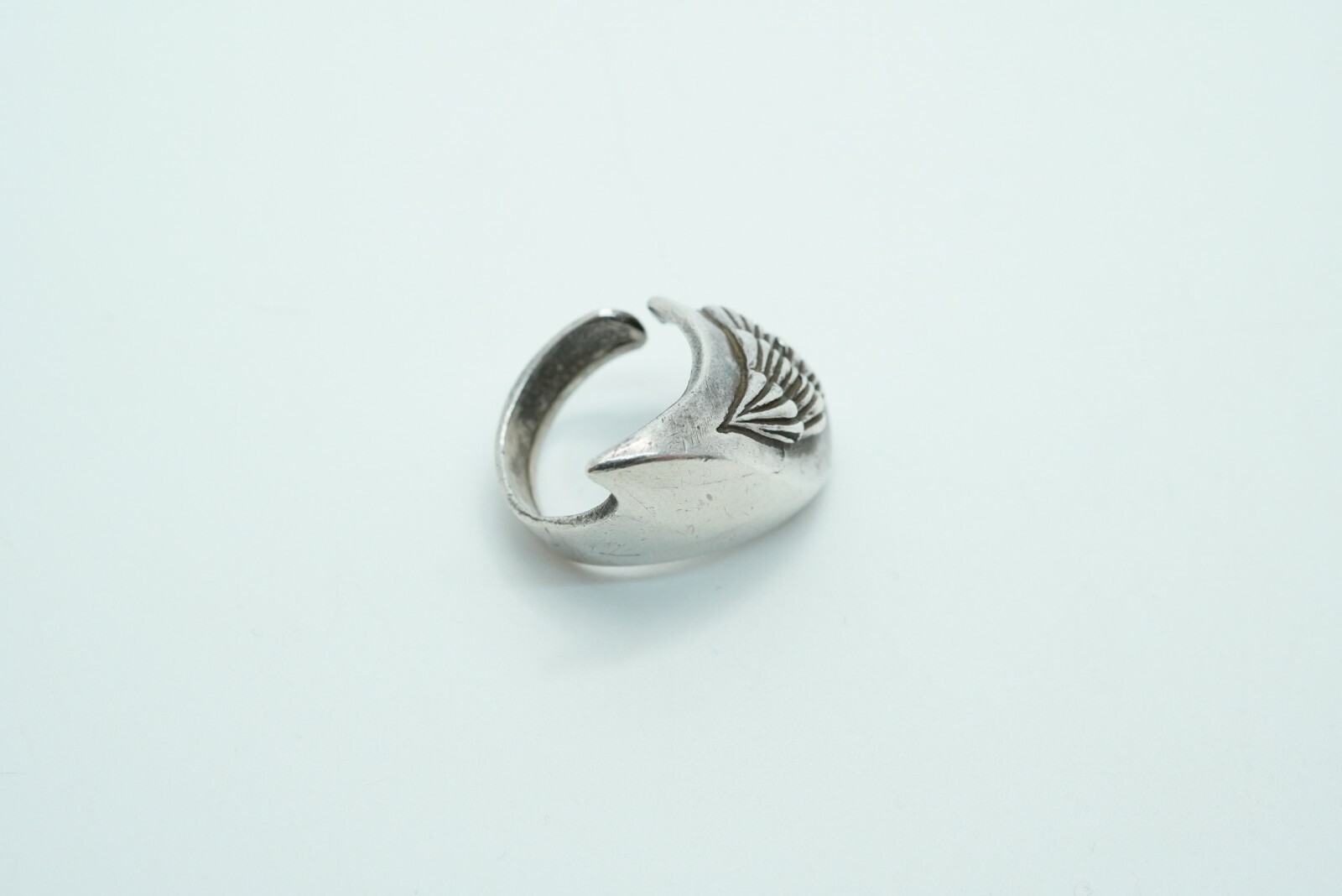 Sterling Silver Conch Shell Ring, Signed, Size 5.5 - image 2