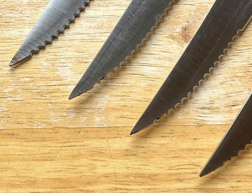 SHARP HAMPTON FORGE Epicure 4.5” Superior Steel Partial Serrated Steak Knives - Picture 3 of 13