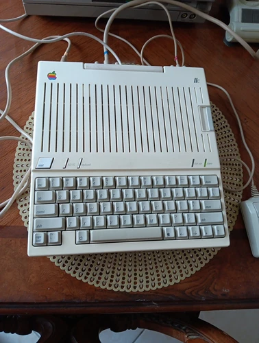 Vintage Apple IIc 2c A2S4100 - Computer and Power Supply Plus Extras Mouse, Disk