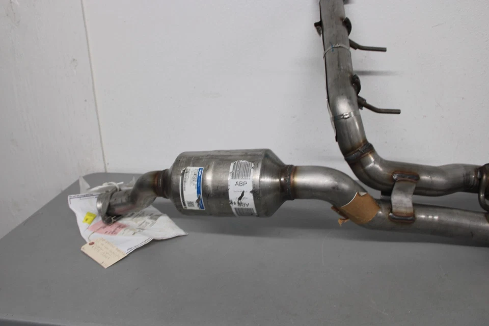FORD EXPEDITION 3.5L V6 GAS CATALYTIC CONVERTER OEM (2018-2023) Foto 2 de 4