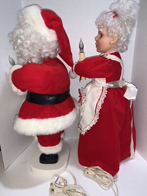 Vintage Santa's Best Animated Lighted Santa & Mrs. Claus 24