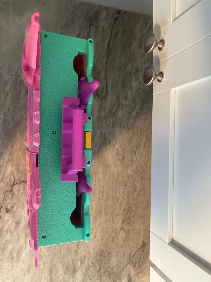 Casa de muñecas plegable Disney Princess Pop Up Palace - Muñecas no incluidas Foto 3 de 4