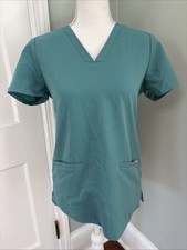 Figs Women's Casma 3 Pocket Scrub Top Short Sleeve V-Neck Caribbean Blue XS