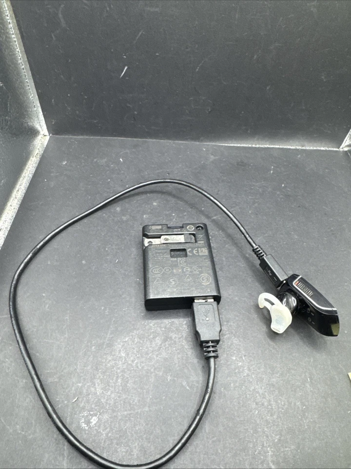 Bose Series 2 Black In Ear Bluetooth Headset - Image 2 of 4