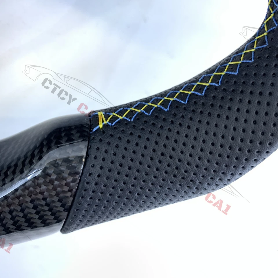 Volante de fibra de carbono personalizado para Volvo S40 V50 C30 C70 2004-2013 con moldura Foto 2 de 4