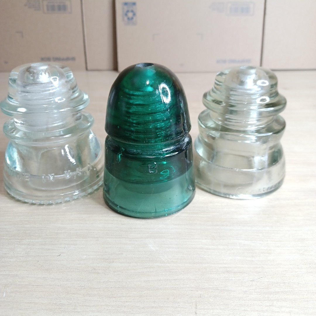 ソボスライ 3rd 3 Green / Clear Predrilled Lot VTG Hemingray Glass Insulators