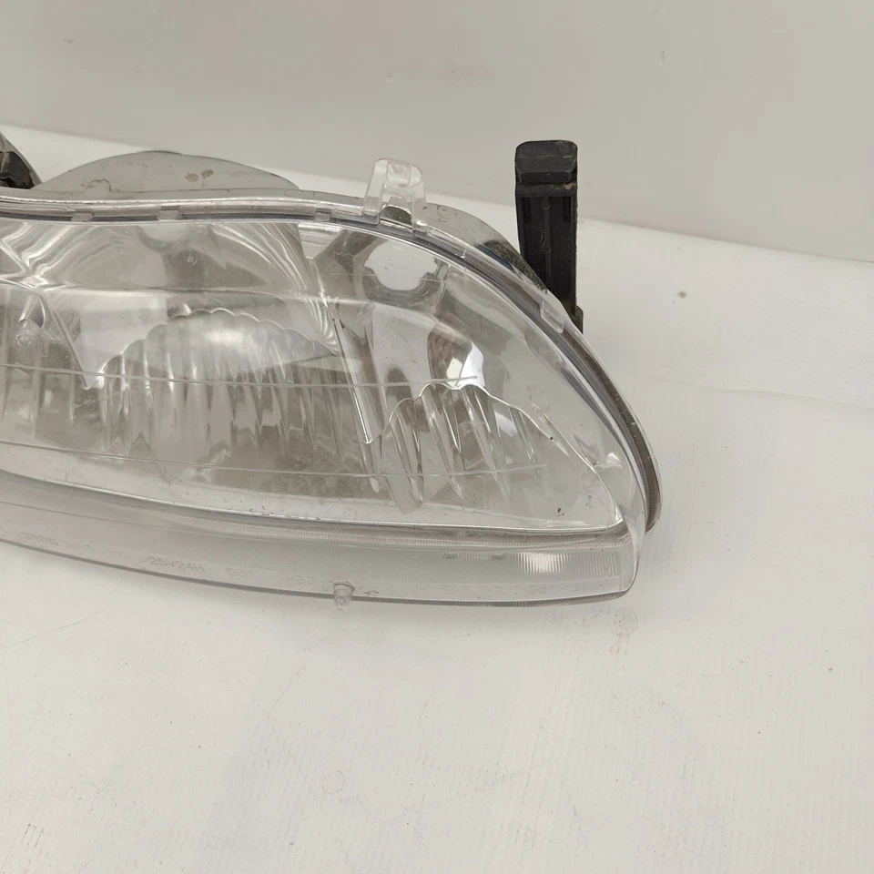 Chevrolet Malibu 97-2003 Headlight TYC 20-5127-00.  Passenger Side Rh - Image 3 of 4