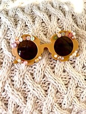 Round flower sunglasses girls. Customized. 