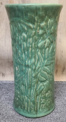 Weller Marvo Bedford Matte Green Arts Pottery Poppy Vase 10'' Vintage Old