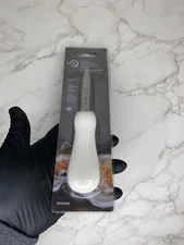 Mercer Culinary M33028A 3'' Stainless Steel Boston Style Oyster Knife