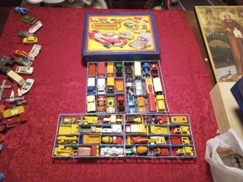 Vintage Lot Of 48 Matchbox Lesney Die-Cast Toy Vehicles With Case - Afbeelding 1 van 24