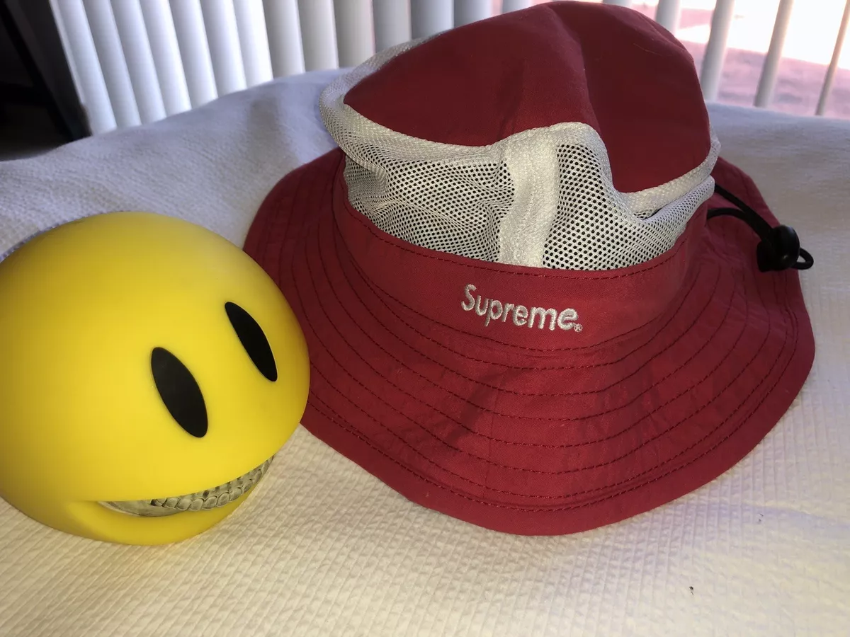 SUPREME VENTED MESH CRUSHER RED SS15 SIZE S/M NEW AUTHENTIC SUPREME VENTED MESH CRUSHER RED SS15 SIZE S/M NEW AUTHENTIC