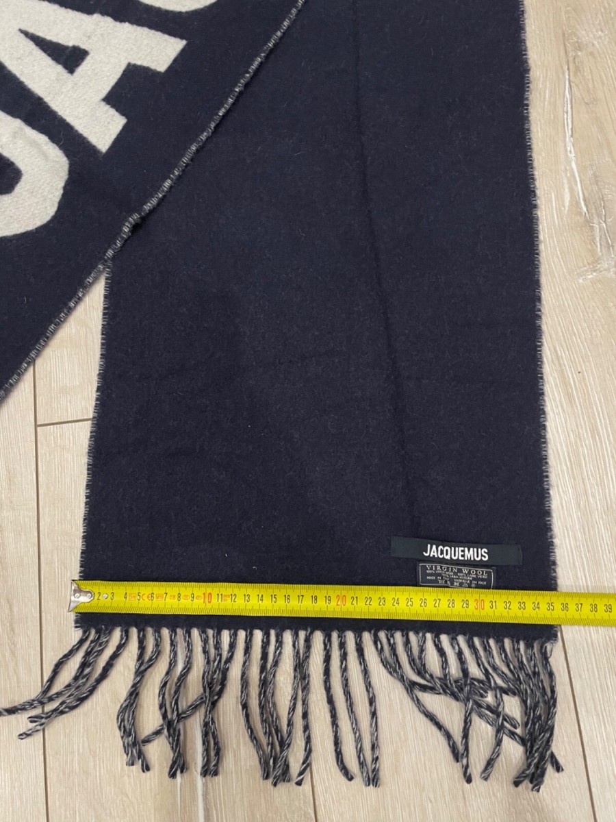 ボレロ・ショール JACQUEMUS Navy blue wool scarf with logo Wool scarf with logo Jacquemus - SchaferandweinerShops Grenada