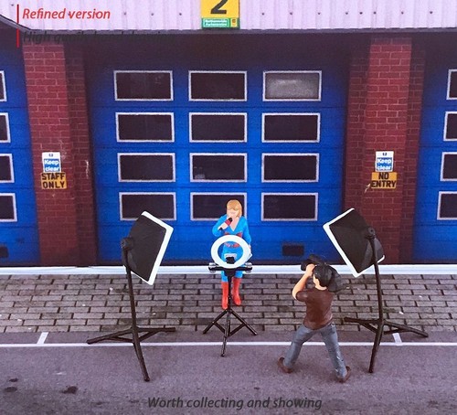 1:64 Painted Figure Mini Model Miniature Resin Diorama News Anchor Reporter Live - Picture 4 of 14