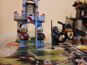 LEGO Kingdom Castle Sets 6918, 7947, 7948 & 7950 With Extra Minifigures