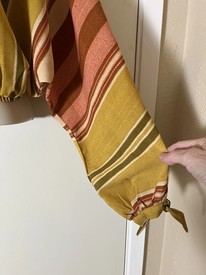 Top Forever 21 Talla S Manga Larga Imitación Envoltura Cintura Elástica Lazo Puño Rayas Foto 4 de 4