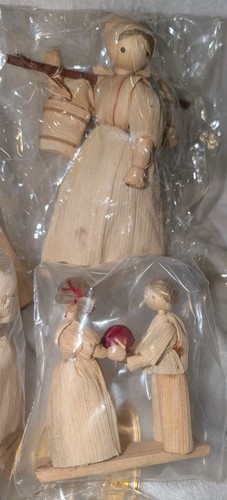 Vintage Corn Husk Doll DETVA Lot Of 9 Dolls Women W/Children Mixed Lot CZECH - Picture 5 of 6