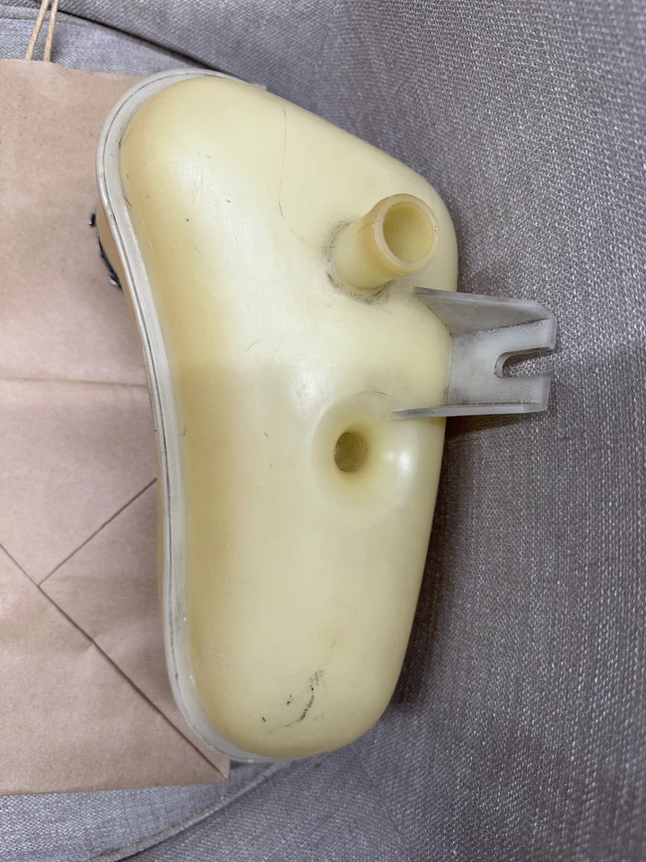 Lancia Beta Coupe Spider HPE tanque de expansión de agua combustible inyectado modelos 82347817 Foto 4 de 4