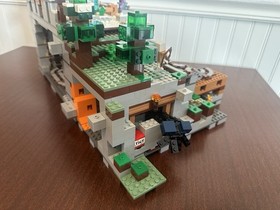 Lego Minecraft 21137 The Mountain Cave Incomplete - Shows Age - See details
