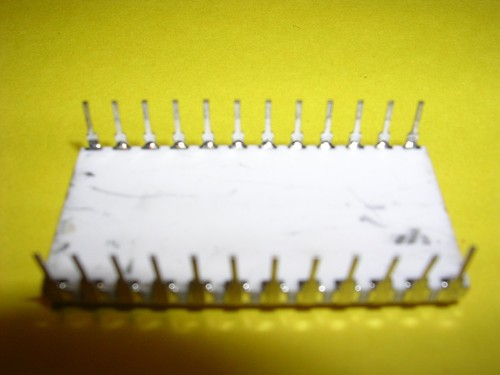 AMI S6834-1 512 x 8-Bit Static EPROM - White Ceramic - Picture 3 of 3