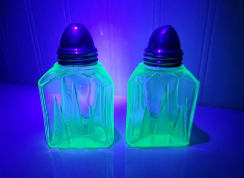 Uranium Depression Glass block pat. 3 1/2" tall salt & pepper shaker set