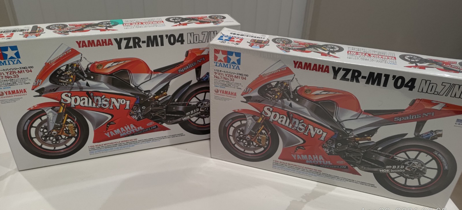 Tamiya 1/12 Yamaha YZR-M1 2004 No.7/No.33 14100