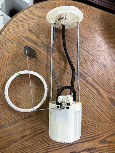 Maserati GranTurismo 2004-2013 Fuel pump P/N 214369 Photo - $150