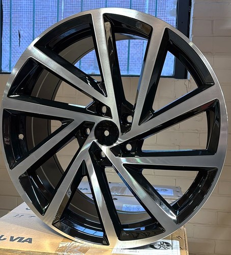 4 x 18" VW SCIROCCO 2008-2017