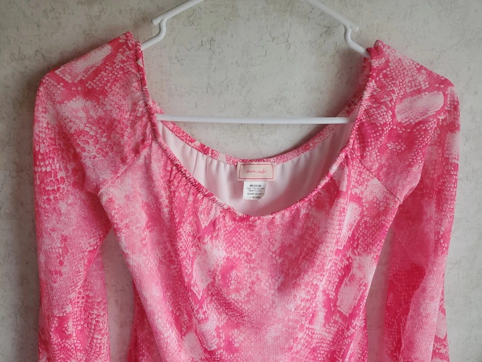 Love...ady Womens Blouse Size Medium Pink Snake Skin Print Foto 4 de 4