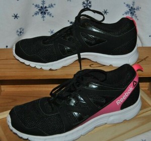 women's sneakers size 9 wide