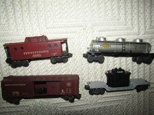 Lionel Postwar lot of 4 O gauge freight cars