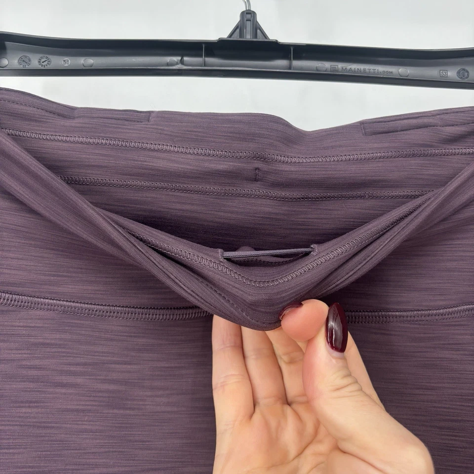 "Apretado corto Lululemon Invigorate tiro alto 23"" jaspeado negro actual para mujer 8" Foto 4 de 4