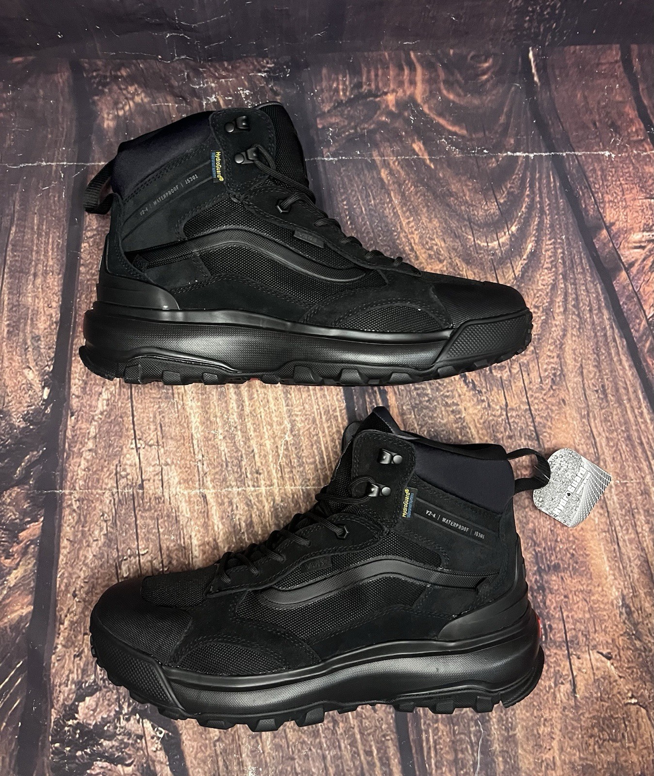Vans  Ultrarange Exo Hi MTE Waterproof  Winter black shoes Size 7.5 Brand New