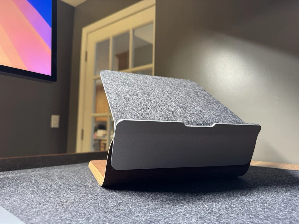 Laptop riser Grovemade nogueira - Imagem 2 de 4