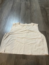 Lululemon Size 10 Cream Textured Sculpt Cropped Tank Lightweight EUC Barely Worn