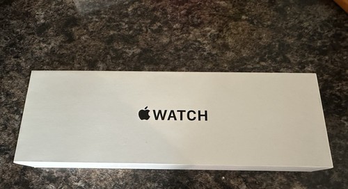 Apple Watch SE 2nd Gen. 40mm Aluminum Case with S/M Sport Band - Starlight (GPS) - Zdjęcie 2 z 4